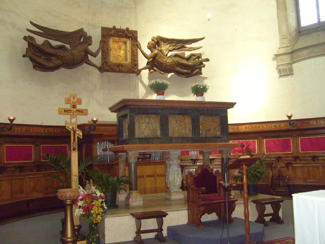 Saint Luke's tomb, Basilica Santa Giustina, Padua - 1.JPG